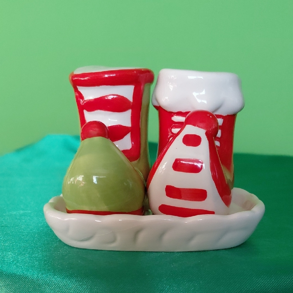 Festive Red and Green Ceramic Salt & Pepper Shakers.